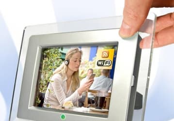 CSR и Telechips добавляют Интернет-радио в фоторамку с Wi-Fi